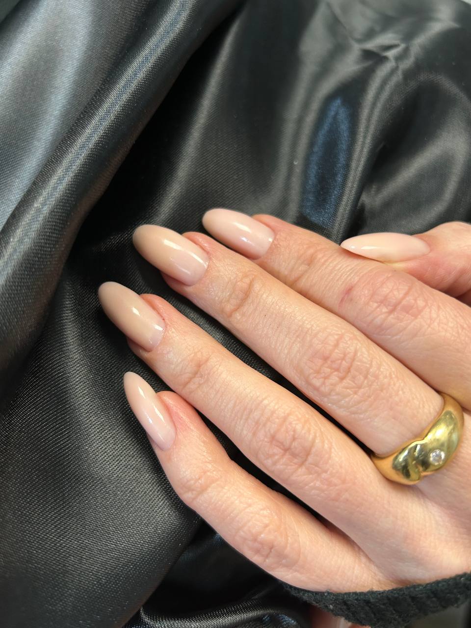 Робота майстра манікюру 12