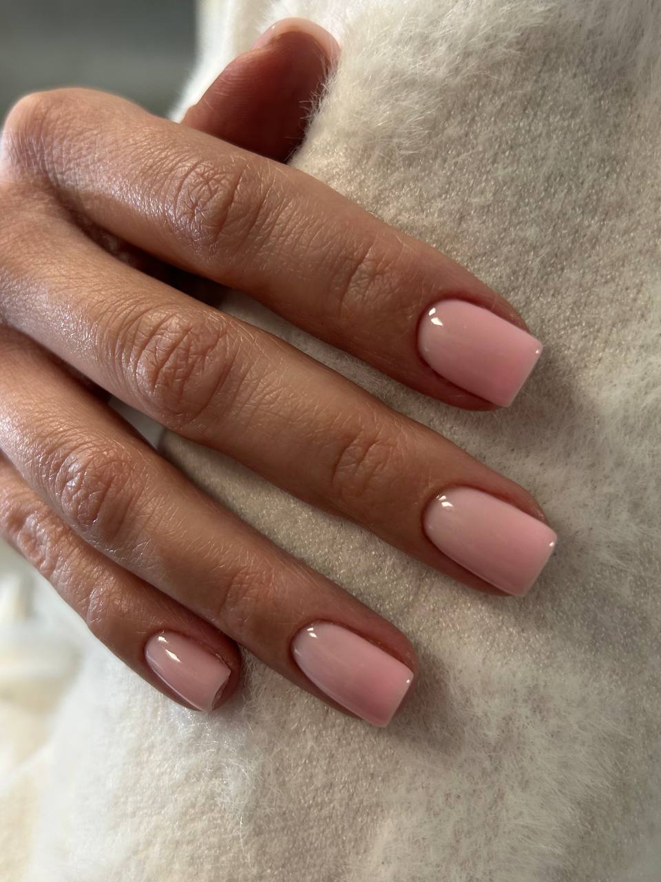 Робота майстра манікюру 5