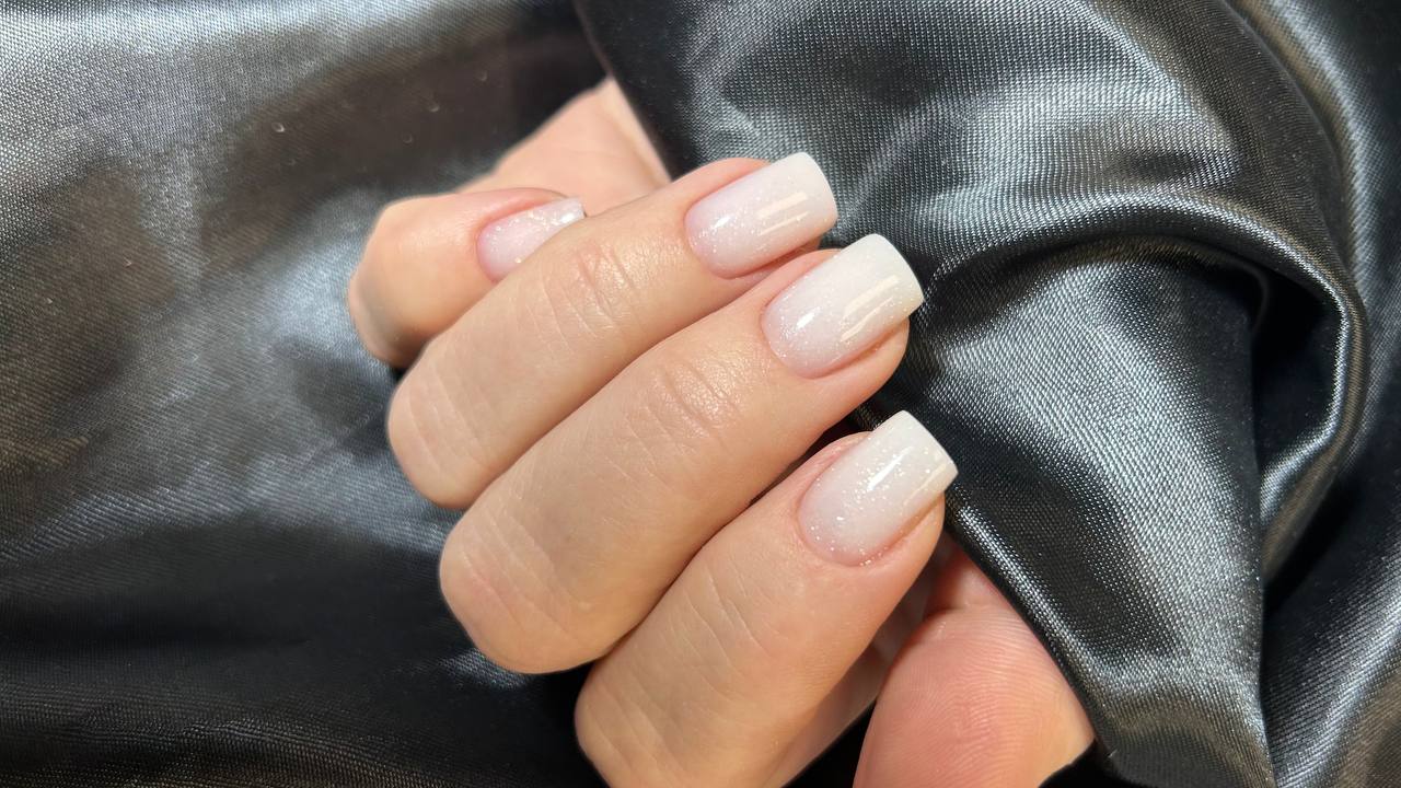 Робота майстра манікюру 9